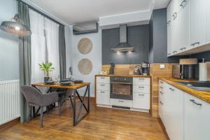 Grzegórzki Apt - Air Con, Balcony, Vistula View - by Rentujemy