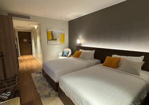 Eleve Suites Hotel-Style Stay near BGC & Makati
