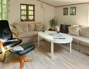 Sommerhus Ved Marielyst Strand Med Stor Have
