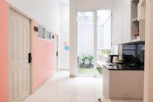 Sans Stay Olive Tree Surabaya