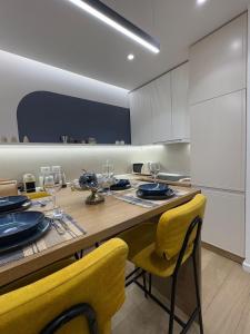 Luxurious seaside apartment