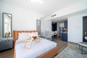 Frank Porter - Yacht Bay