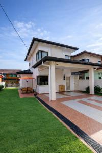 Homestay Si Manja Kini Bertam 4 Bilik Semi D 2 Tingkat