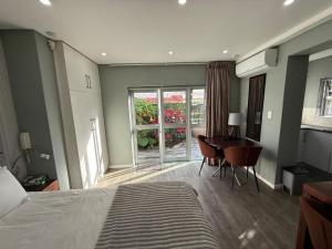 Mount Carmel - secure, cozy and great location