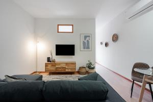 Modern studio near Metro