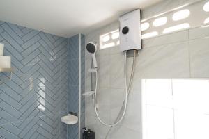 Spacious 8 Bedroom 20 Person Near Patong Beach