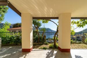 Lakefront apartment with breathtaking views