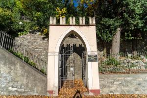Lakefront apartment with breathtaking views