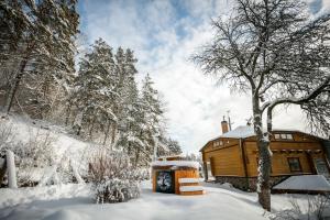 Pasakų namelis dviems su vaizdu į ežerą