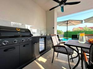 Villa ARIA - Istria - Private Heated Pool, Sauna & Jacuzzi