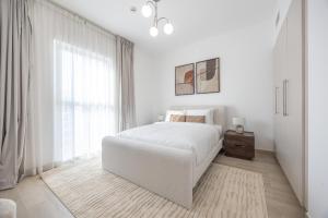 Bloomfields Curated 1BR in Waters Edge 8