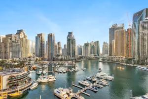 Vogue Marina Gate near JBR Beach and Marina Mall, One Bedroom Apartment with Balcony and city skyline view, Access toAmenities