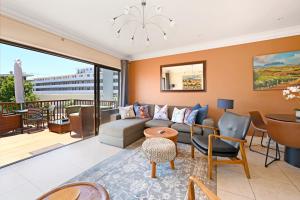 Sunny Sea Point Apartment with Private Balcony