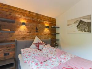 Chalet with 2 apartments in Kirchberg