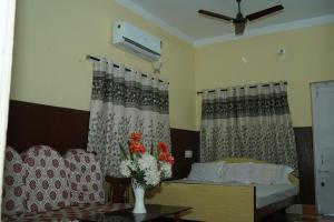 Taki Suhasini Guest House