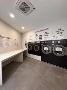 R16 Trabajo Descanso Premium Junto al Metro Madrid