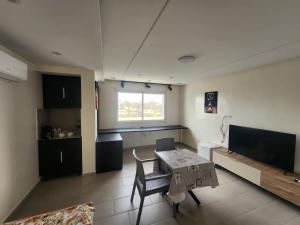 Bright & Cozy Studio in a Calm Family Neighborhood