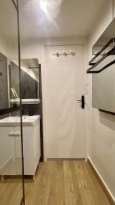 New - Lovely cozy studio with balcony