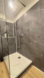 New - Lovely cozy studio with balcony