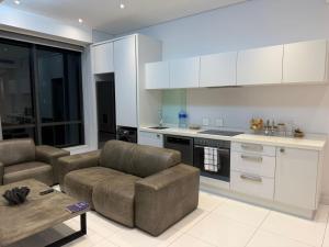 Luxury 2 Bed Sandton Skye Apartment