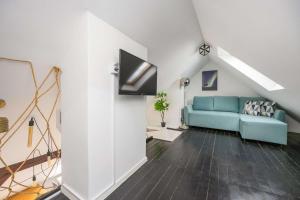 Modern Studios with Functional Furnishings Warsaw City Centre by Noclegi Renters