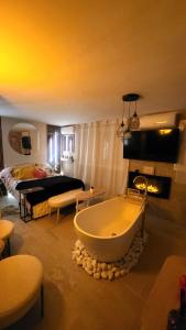 CANNES Suite luxe avec Baignoire, Piscine bord de Mer