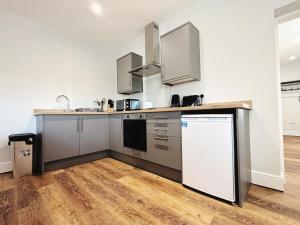 Studio Apartment in Paull, near Saltend, Hull with parking