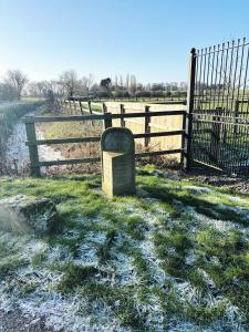 Studio Apartment in Paull, near Saltend, Hull with parking