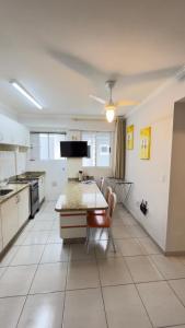 Apto proximo ao mar rua 224 Meia Praia