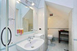 Refined and cozy studio apartment