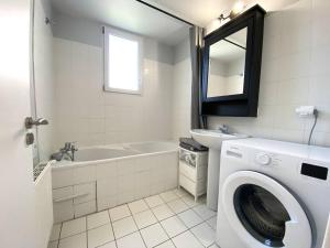 Appartement au RDC avec accès direct plage, parking et WIFI à Trégastel - FR-1-368-45