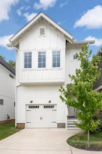 The Alabaster by Stay Local Nashville