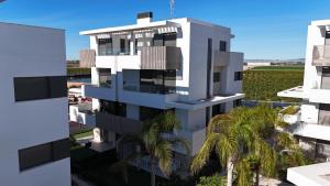 Luxury Apt with access to Europes Largest Lagoon