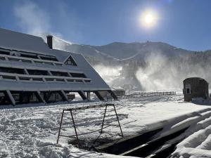 Confortable T2 avec balcon au cœur de la station, proche pistes et commerces - FR-1-787-80