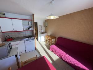 Charmant T2 cabine au pied des pistes avec balcon et commodités - FR-1-787-85