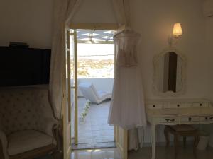 The White Suites Milos Greece