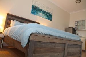 Smugglers Inn Studio Apartments