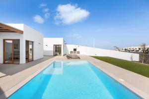 Villa Los Altos Navya 13B by Escape Home