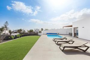 Villa Los Altos Navya 13B by Escape Home