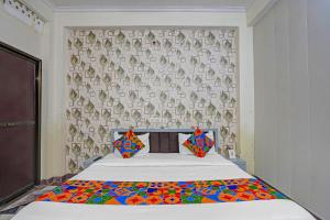 FabHotel Om Sai Residency