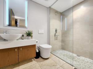 Stunning location, walk to V&A Waterfront, CTICC