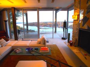 Extraordinary Private Retreat Near NYC