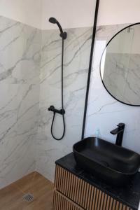 Studio-Guest House with Jacuzzi Spa and Sauna