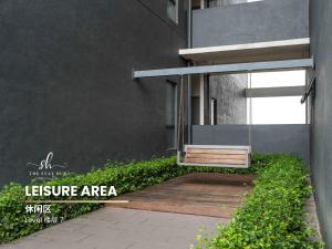 Core Soho Suites Sepang - Near to KLIA - KLIA 2 and Mitsui Outlet Park by The Stay Hub
