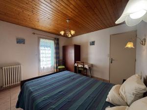 Maison de vacances 3 pièces, 4 couchages à 1000 m de locéan, cadre paisible avec cour et parking - FR-1-224C-63