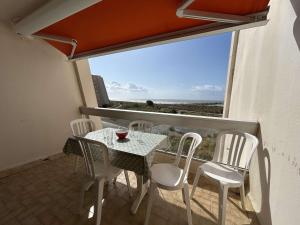 Studio cabine 4 pers avec balcon, parking et animaux admis à 50m de la plage - FR-1-224C-142