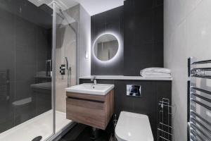Contemporary Studio in East Grinstead w Gym Access