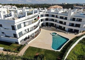 Apartment 2 bedrooms , centre of Alvor, open view and private parking