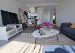 Apartment 2 bedrooms , centre of Alvor, open view and private parking