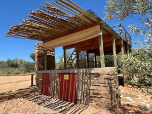 BellaTiny Campsite and Cabin for 4